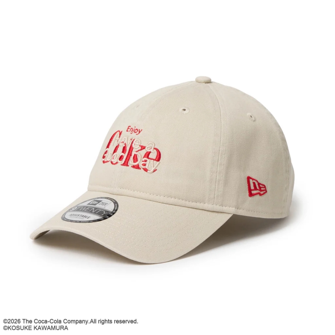 Coca-Cola × New Eraから河村康輔氏とのトリプルコラボレーションコレクションが2026年 8/6 発売 (コカコーラ ニューエラ)