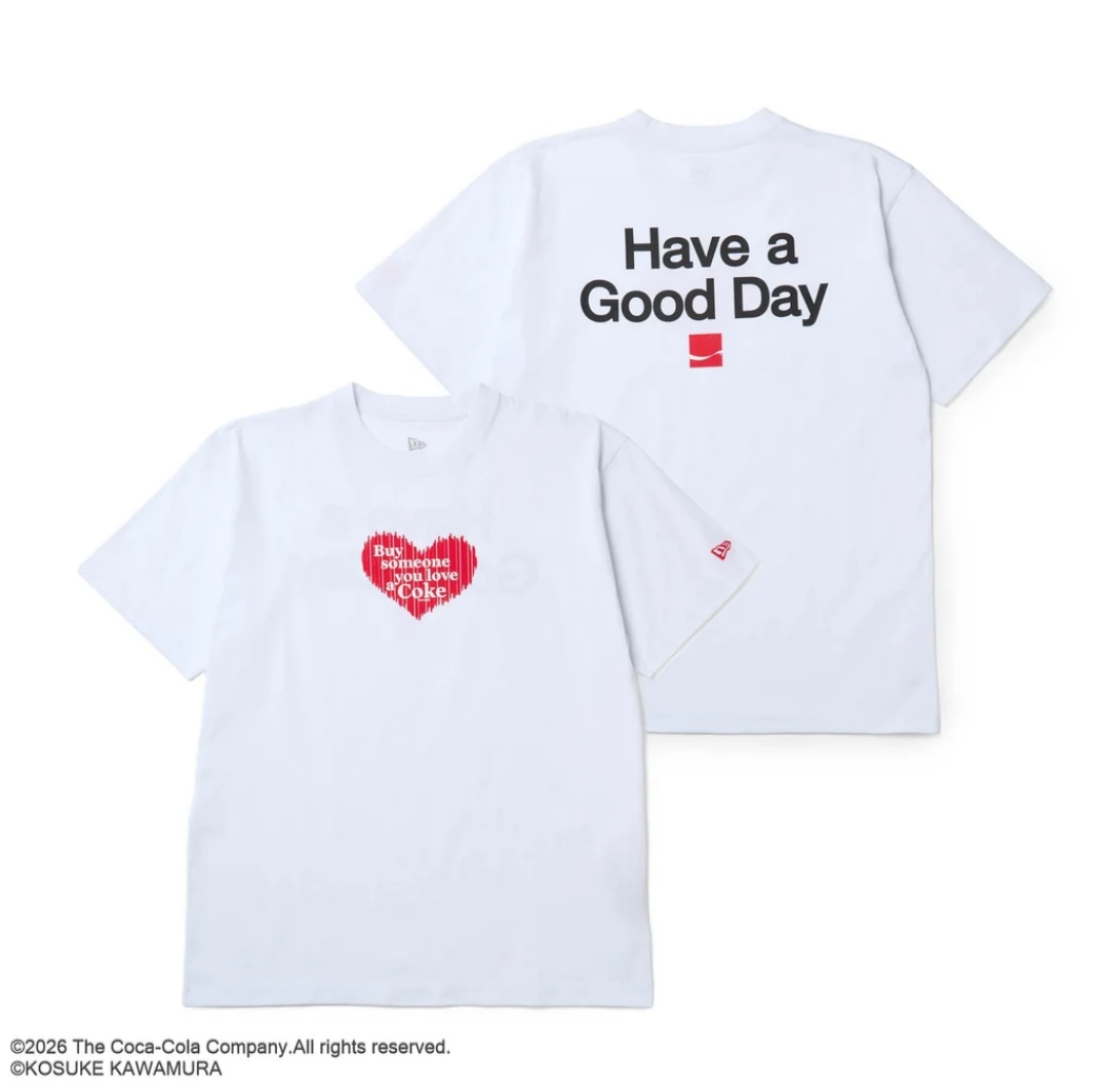 Coca-Cola × New Eraから河村康輔氏とのトリプルコラボレーションコレクションが2026年 8/6 発売 (コカコーラ ニューエラ)