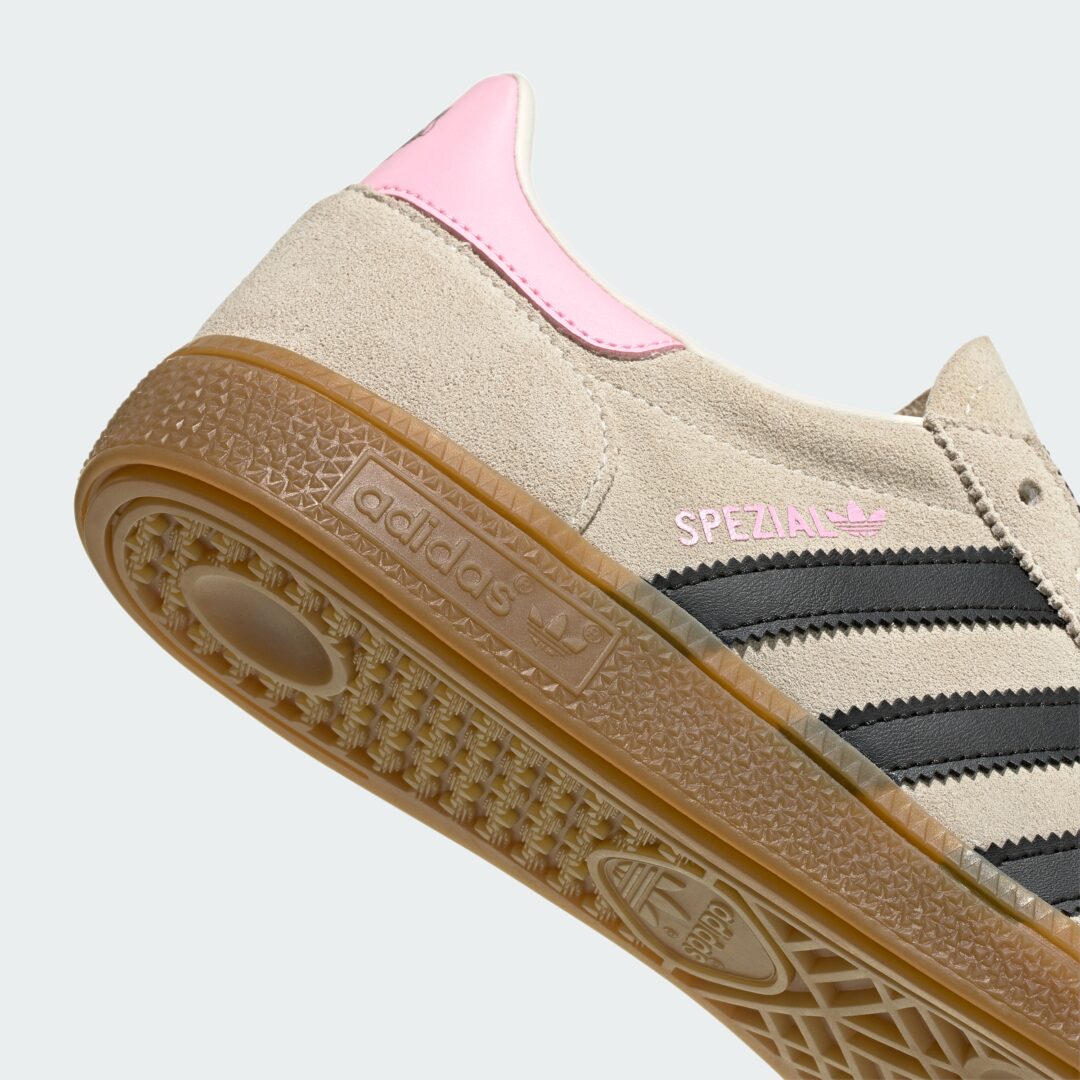 【2026年 7/21 発売】Juventus × adidas Originals HANDBALL SPEZIAL “Off White/Core Black/True Pink” (ユベントス アディダス オリジナルス ハンドボール スペツィアル) [KK3023]