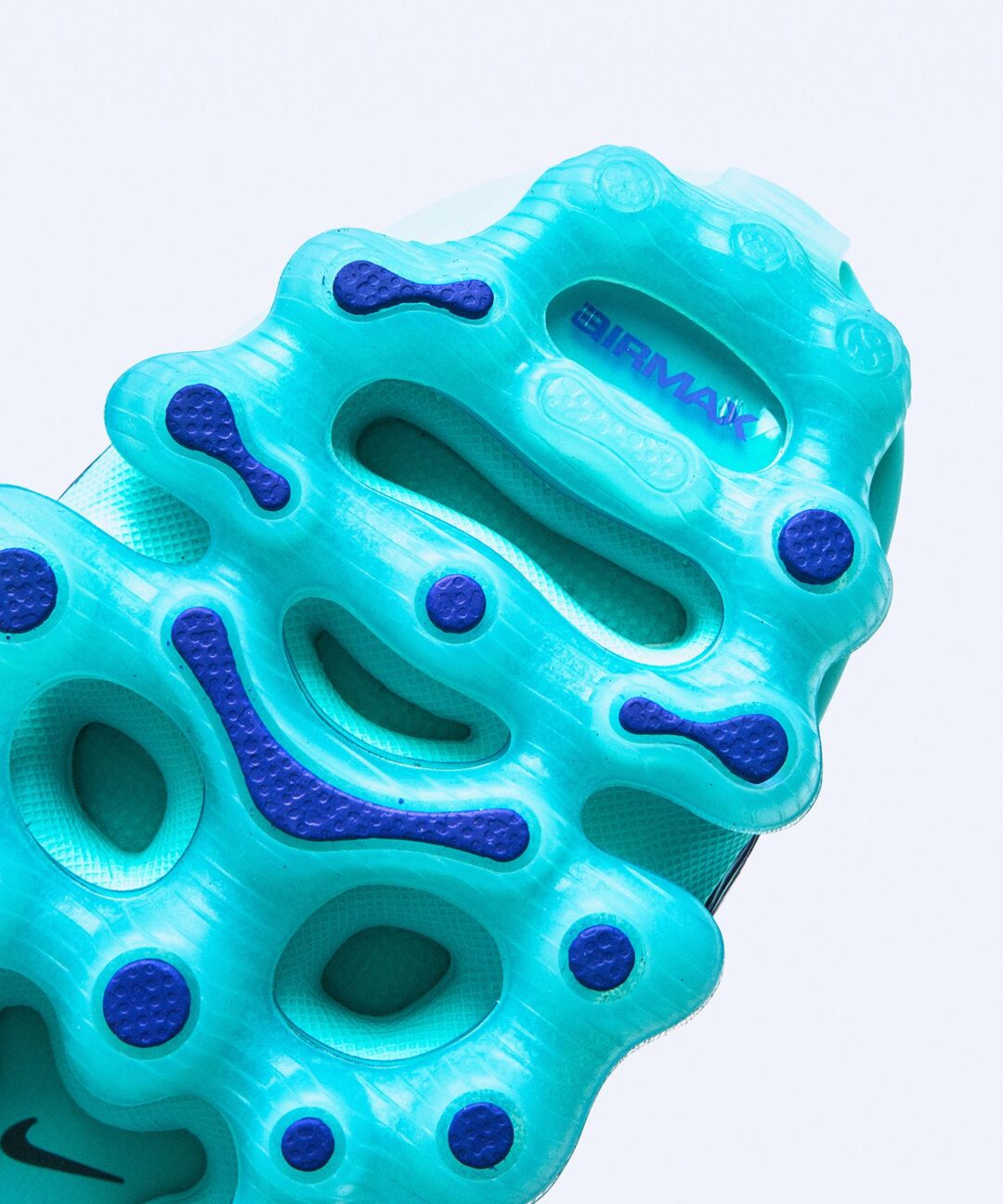 【2026年 7/1 発売予定】NIKE AIR LIQUID MAX “Black/Radiant Blue” (ナイキ エア リキッド マックス “ブラック/ラディアントブルー”) [IQ7635-001]