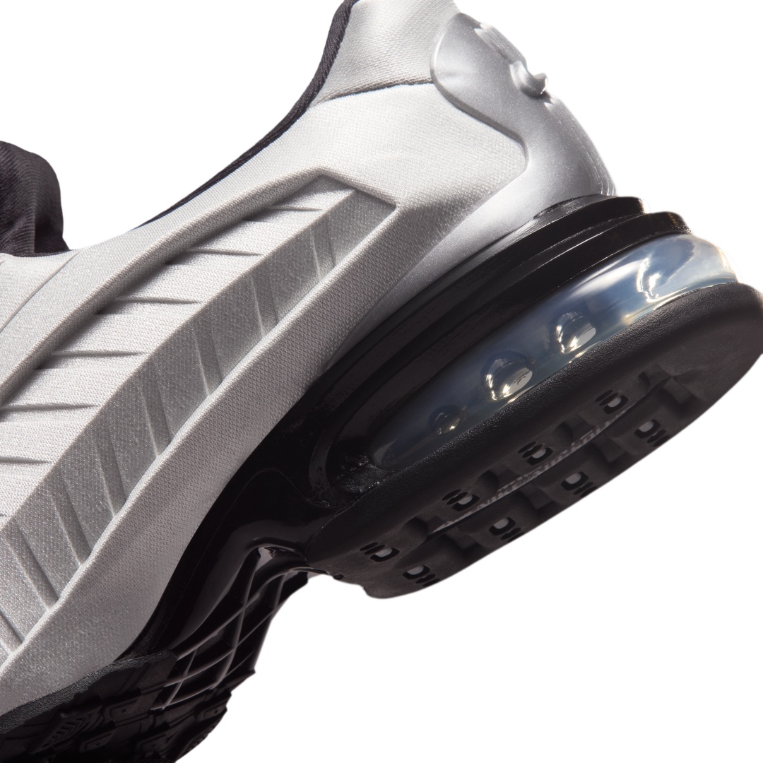 【2026年 8/1 発売】NIKE AIR MAX DOLCE “Metallic Silver/Black” (ナイキ エア マックス ドルチェ “メタリックシルバー/ブラック”) [IB4527-001]
