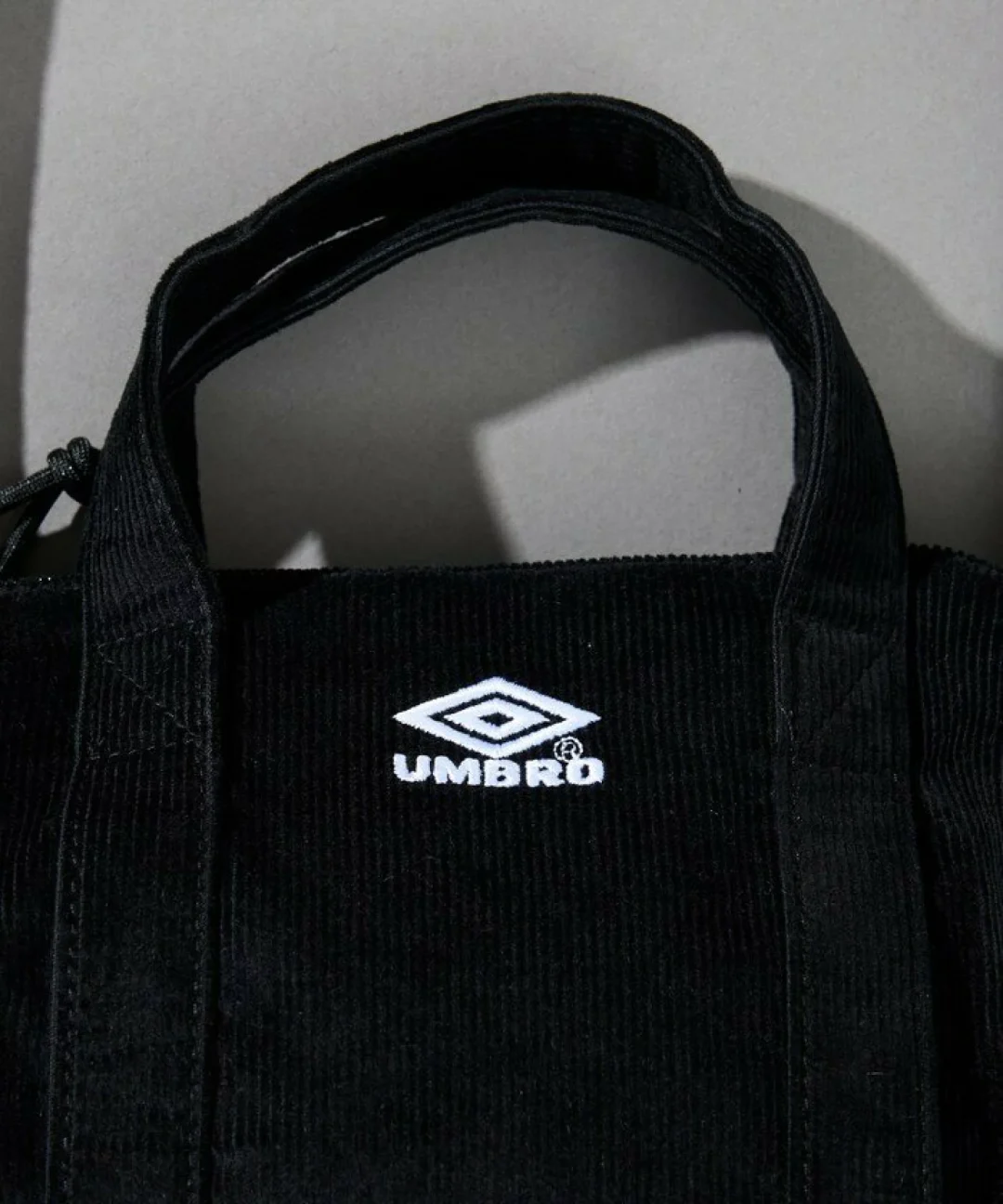 FREAK’S STORE × UMBRO 2026 FW 別注 “Corduroy Mini Boston Bag”が発売 (フリークスストア アンブロ)