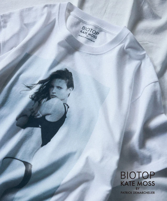 BIOTOP × Kate Moss by Patrick Demarchelier “Photo Tee 2026年 春夏モデル” 第2弾が7/31 発売 (ケイト・モス ビオトープ)