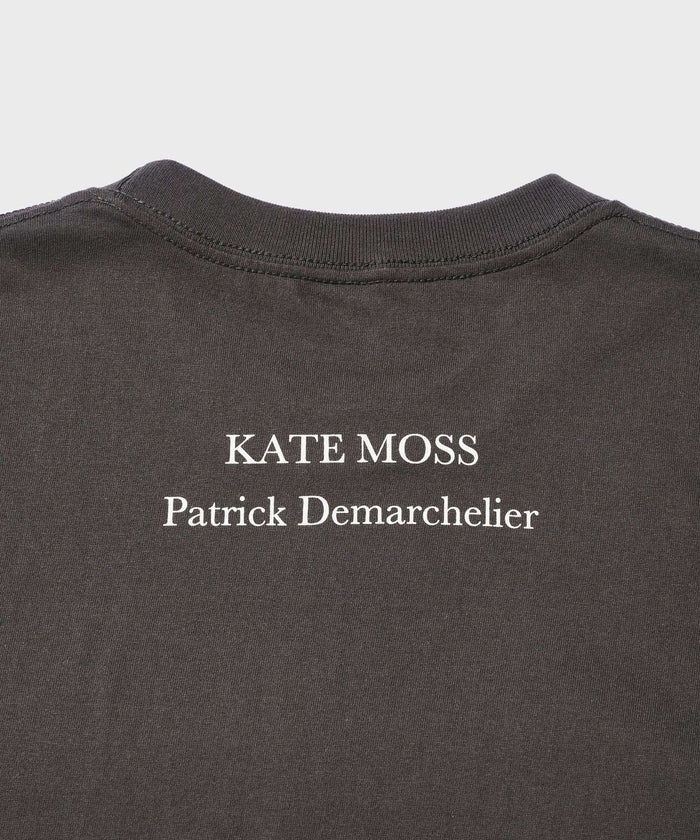 BIOTOP × Kate Moss by Patrick Demarchelier “Photo Tee 2026年 春夏モデル” 第2弾が7/31 発売 (ケイト・モス ビオトープ)