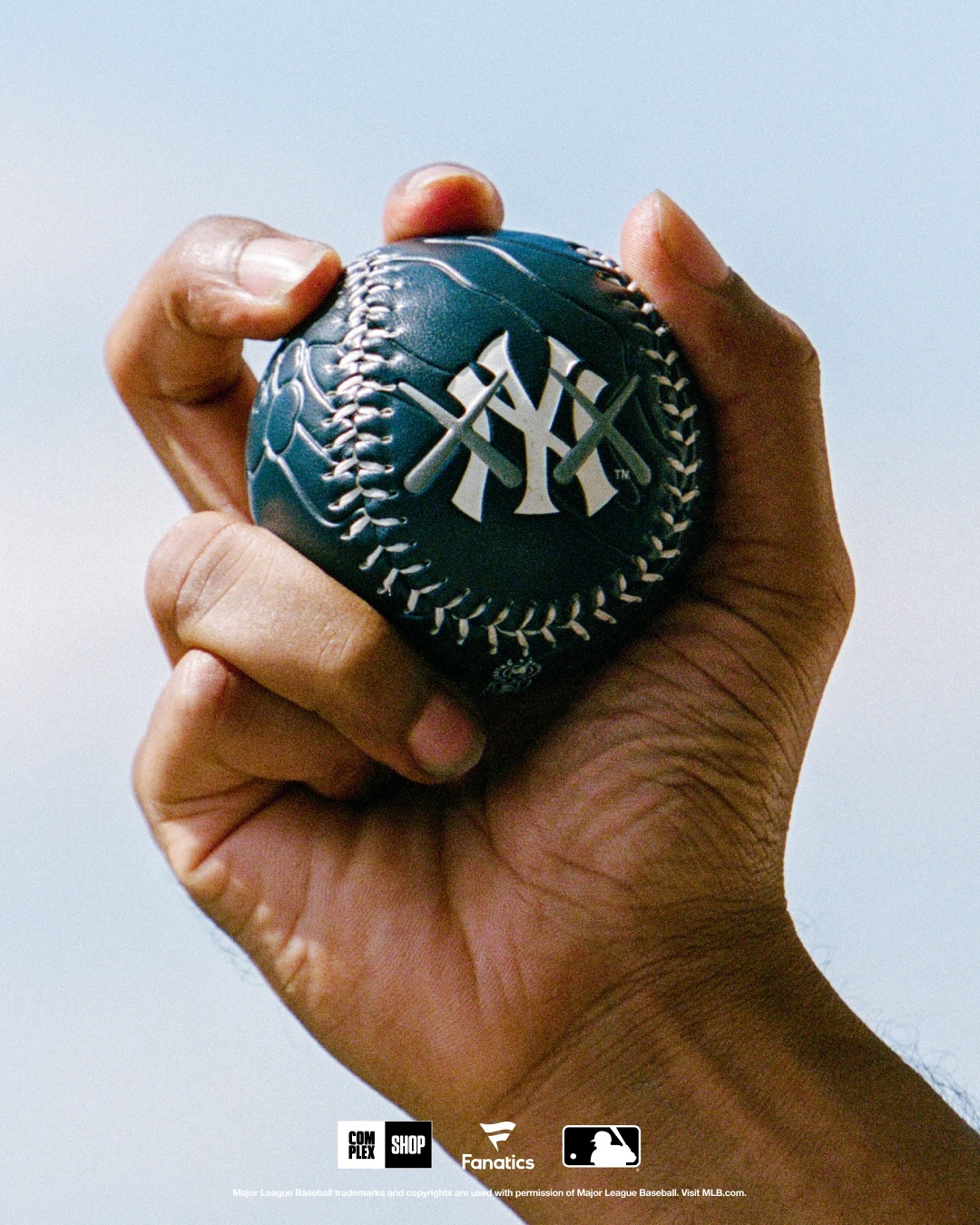 KAWS x MLB コラボコレクションが2026年 7/16 & 7/20 発売 (カウズ エムエルビー)