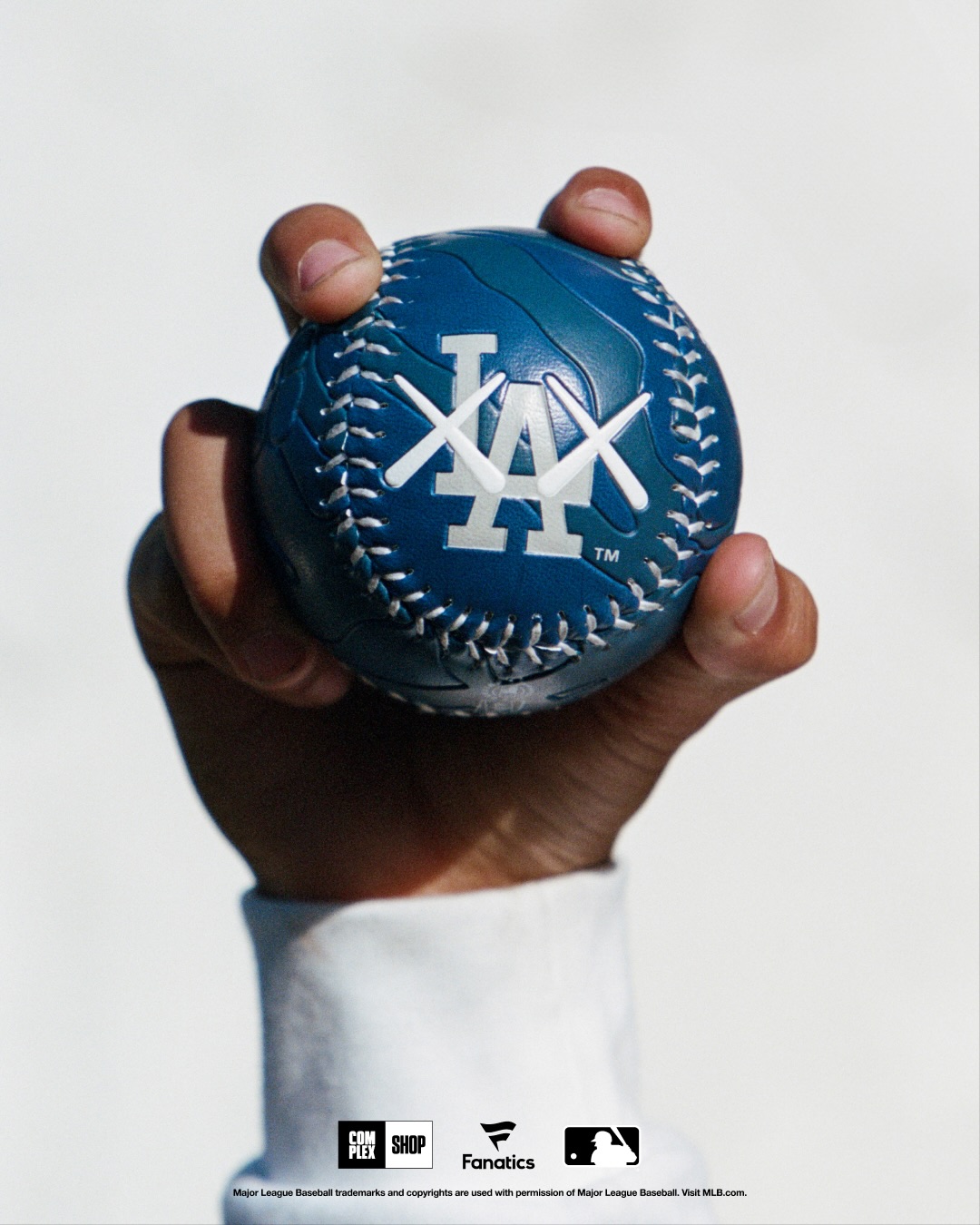 KAWS x MLB コラボコレクションが2026年 7/16 & 7/20 発売 (カウズ エムエルビー)