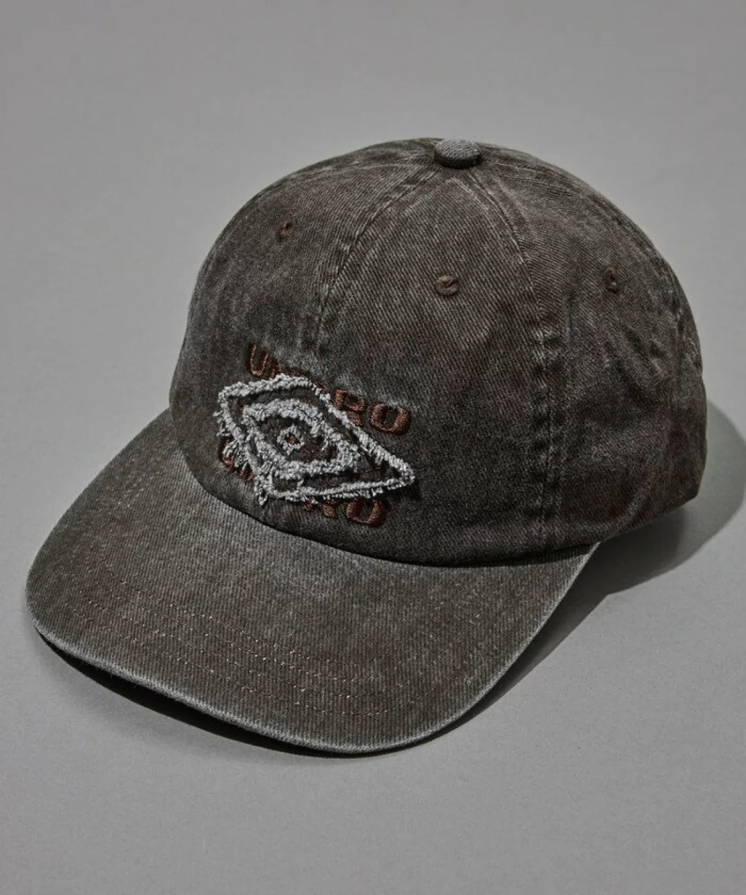 FREAK’S STORE × UMBRO 2026 FW 別注 “Distressed Logo Cap”が発売 (フリークスストア アンブロ)