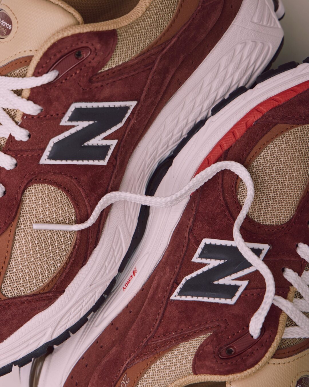 【2026年 発売】New Balance U2002 2OQ “Rich Oak/Breakfast Tea” (ニューバランス) [U20022OQ]