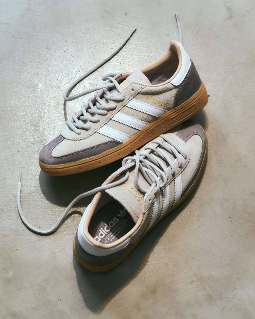 【2026年 7/29 発売】adidas Originals HANDBALL SPEZIAL for ADAM ET ROPÉ “Light Grey” (アダム エ ロぺ アディダス オリジナルス ハンドボール スペツィアル “ライトグレー”)