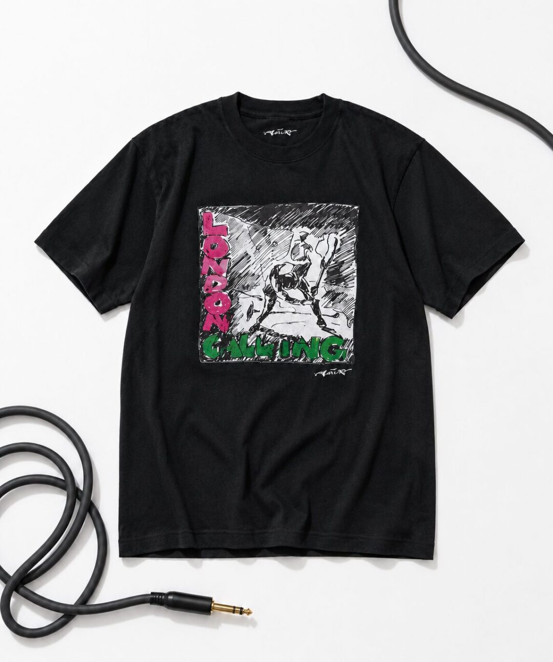 イギリスの伝説的バンド「THE CLASH」公認オフィシャルアーティストが描く伝説の瞬間をプリントしたTシャツを7/31 10:00~8/16 23:59 受注生産の受付開始 (ザ・クラッシュ)