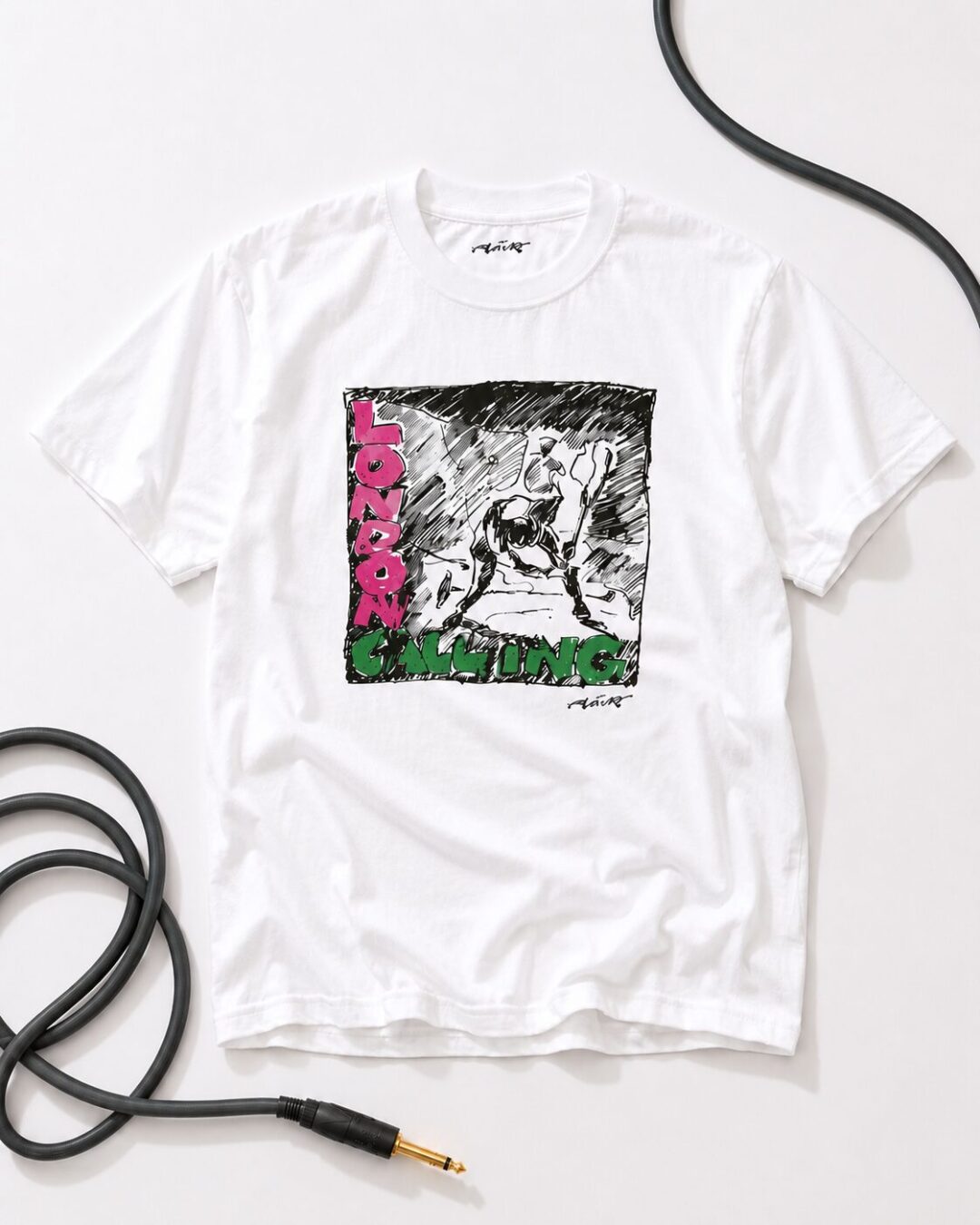 イギリスの伝説的バンド「THE CLASH」公認オフィシャルアーティストが描く伝説の瞬間をプリントしたTシャツを7/31 10:00~8/16 23:59 受注生産の受付開始 (ザ・クラッシュ)