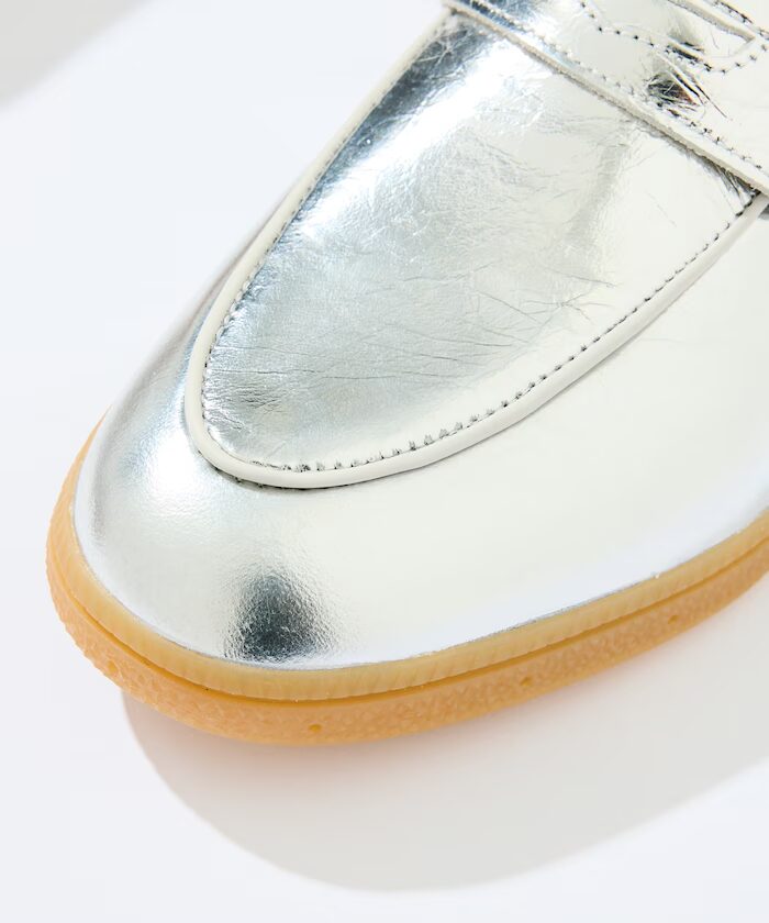 【2026年 8/7 発売】adidas Originals for FREAK’S STORE HANDBALL SPEZIAL LOAFER “Metallic Silver” (アディダス オリジナルス フリークスストア ハンドボール スペツィアル ローファー “シルバー”)