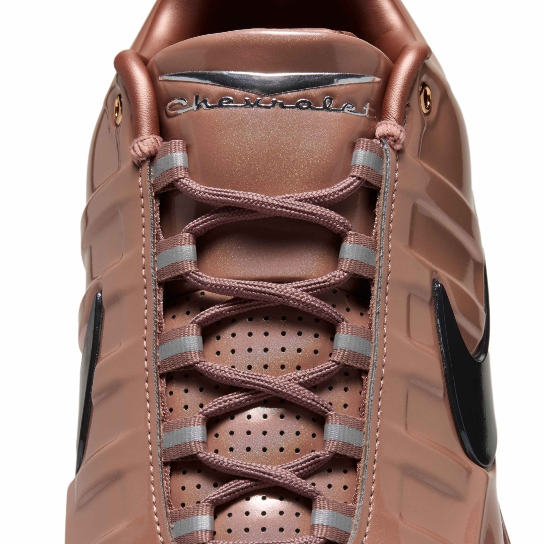 【2026年 8/26 発売】Chevrolet × NIKE BOOK 2 “Metallic Red Bronze” (シェビー シボレー ナイキ ブック “メタリックレッドブロンズ”) [IO9842-900]