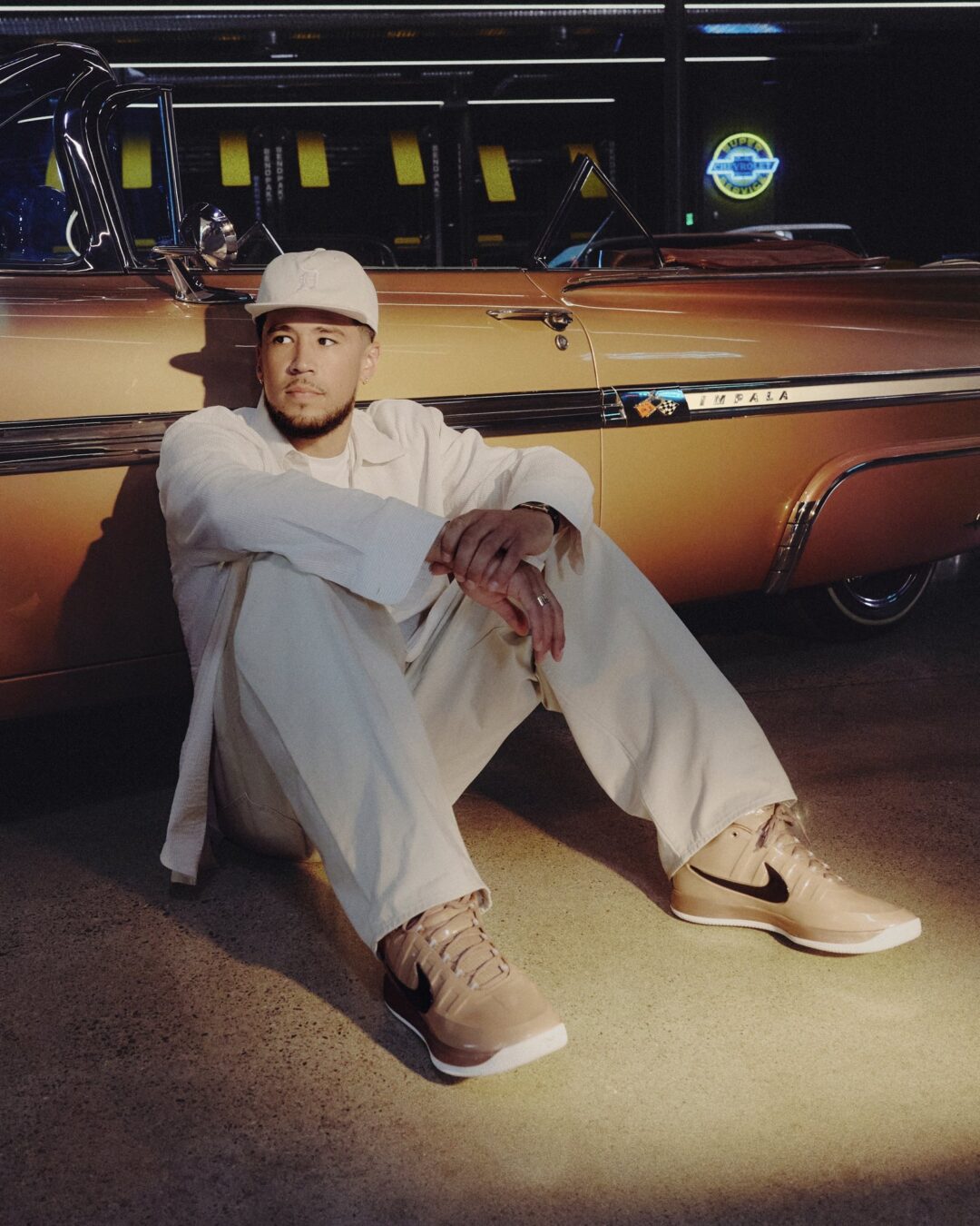 【2026年 8/15 発売】Devin Booker × Chevrolet × NIKE BOOK 2 “Pretty Penny” (デビン・ブッカー シボレー ナイキ ブック “プリティペニー”) [IO9841-100]