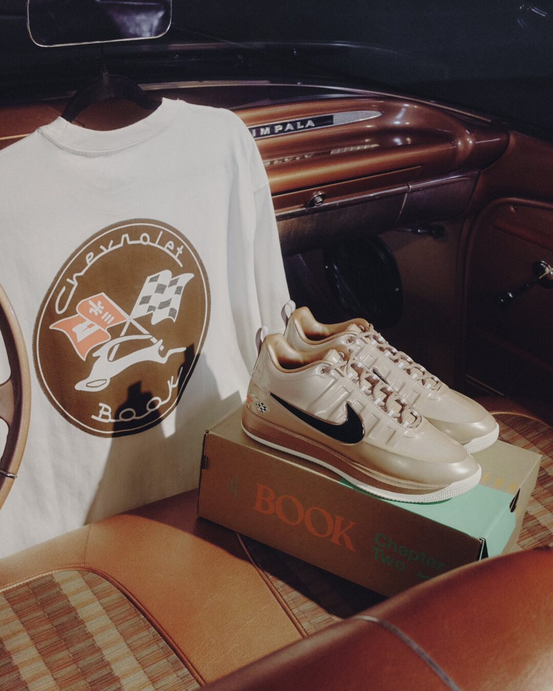 【2026年 8/15 発売】Devin Booker × Chevrolet × NIKE BOOK 2 “Pretty Penny” (デビン・ブッカー シボレー ナイキ ブック “プリティペニー”) [IO9841-100]