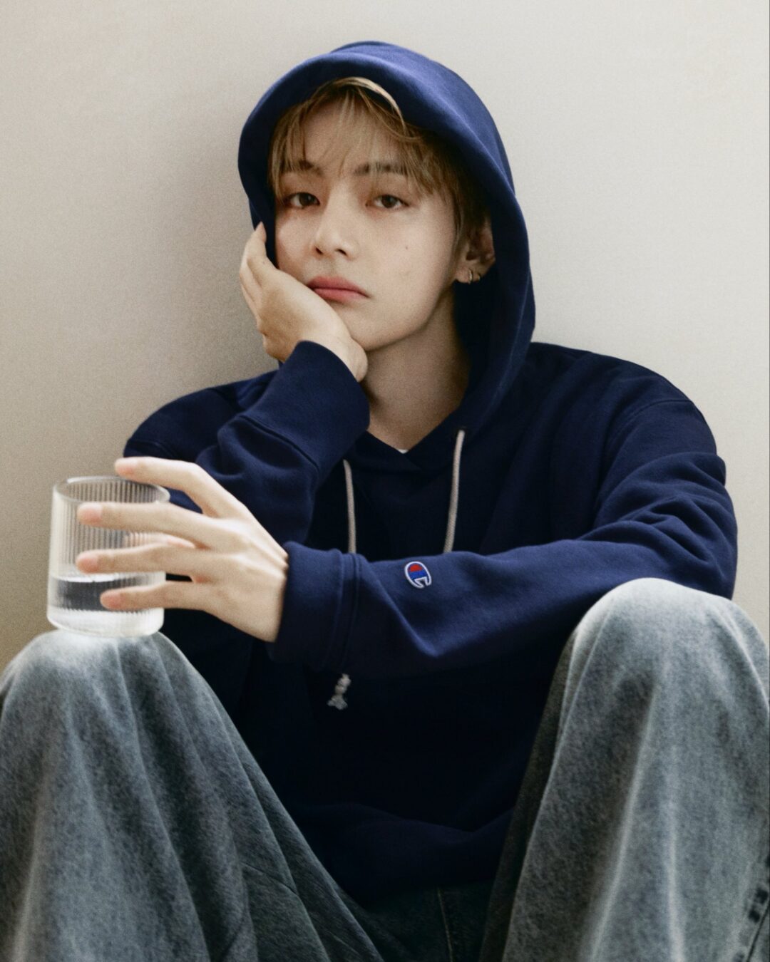 Championが「BTS V」とのグローバルパートナーシップを発表 (チャンピオン ビーティーエス ヴィ キム・テヒョン テテ 김태형 金泰亨)