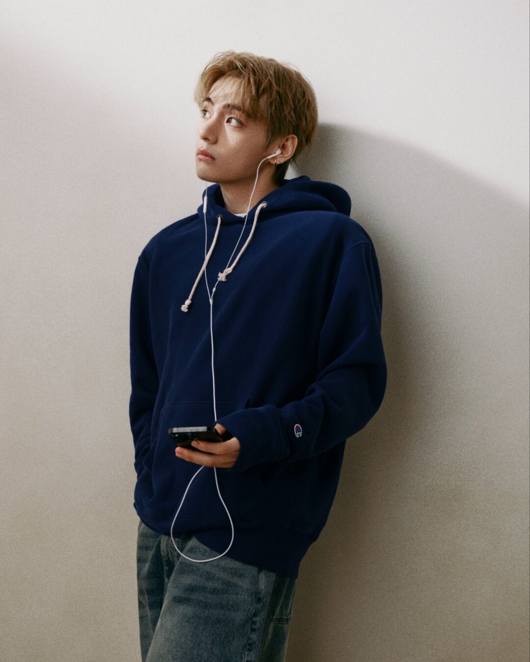 Championが「BTS V」とのグローバルパートナーシップを発表 (チャンピオン ビーティーエス ヴィ キム・テヒョン テテ 김태형 金泰亨)