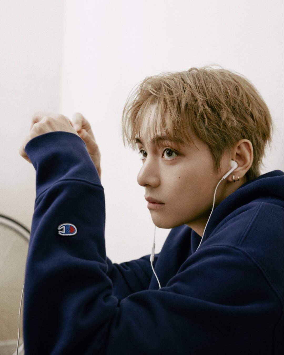 Championが「BTS V」とのグローバルパートナーシップを発表 (チャンピオン ビーティーエス ヴィ キム・テヒョン テテ 김태형 金泰亨)