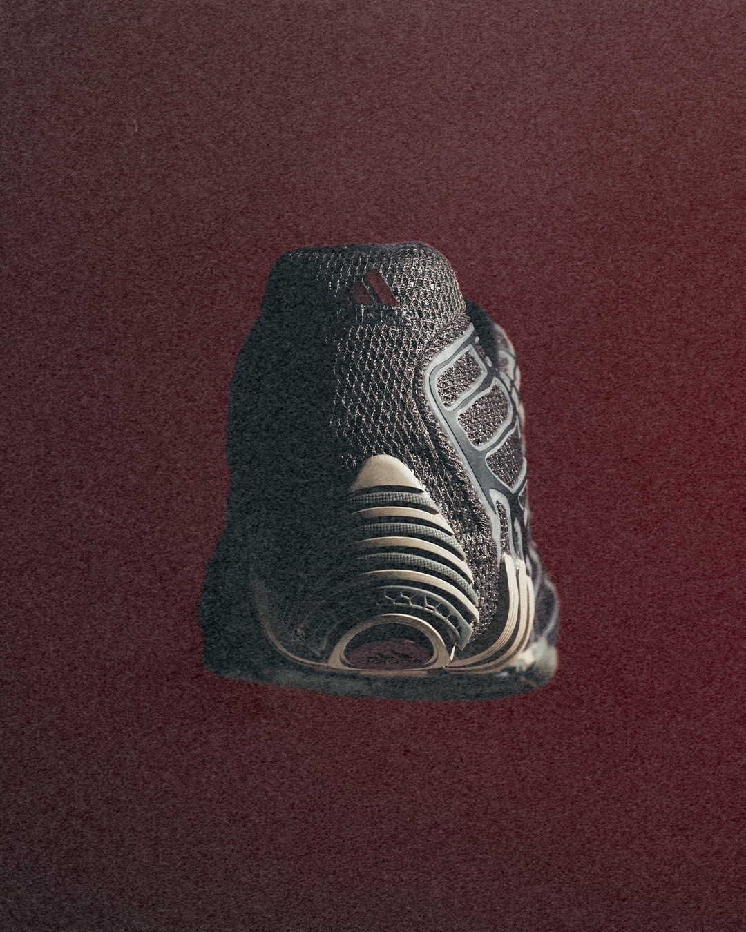 【2026年 8/29 発売】Bad Bunny × adidas Originals F50 Ghost Sprint “Core Black/Charcoal” (バッド・バニー アディダス オリジナルス ゴーストスプリント “ブラック/チャコール”) [HP4218]