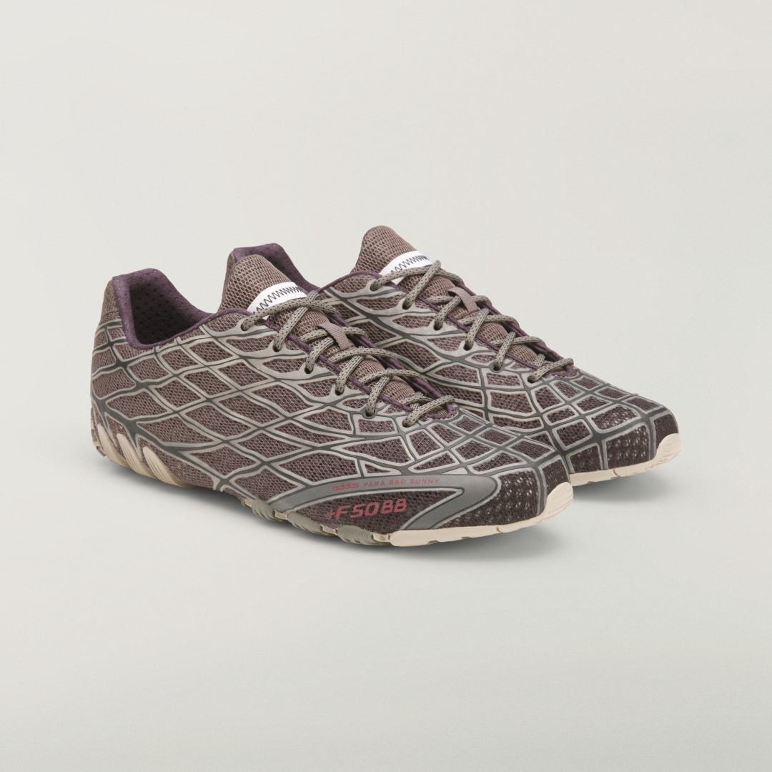 【2026年 8/29 発売】Bad Bunny × adidas Originals F50 Ghost Sprint “Core Black/Charcoal” (バッド・バニー アディダス オリジナルス ゴーストスプリント “ブラック/チャコール”) [HP4218]