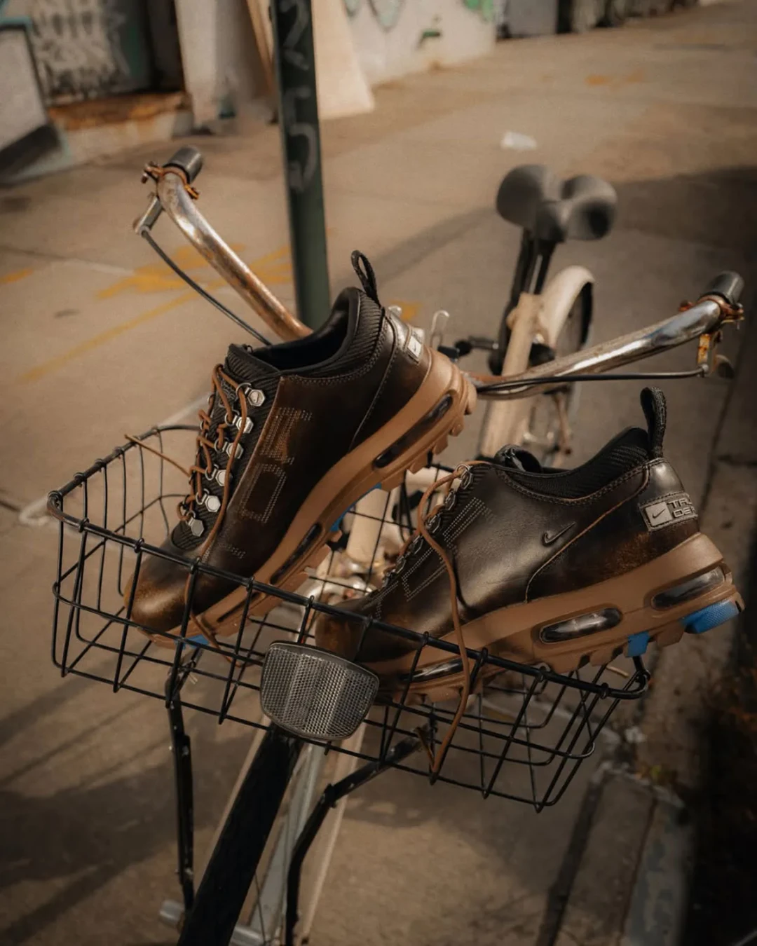 【2026年 9/25 発売予定】Taller De Rafa x NIKE AIR MAX GOADOME LOW “Mosswood Brown” (タラー・デ・ラファ ナイキ エア マックス ゴアドーム ロー “モスウッドブラウン”) [IU4876-200]