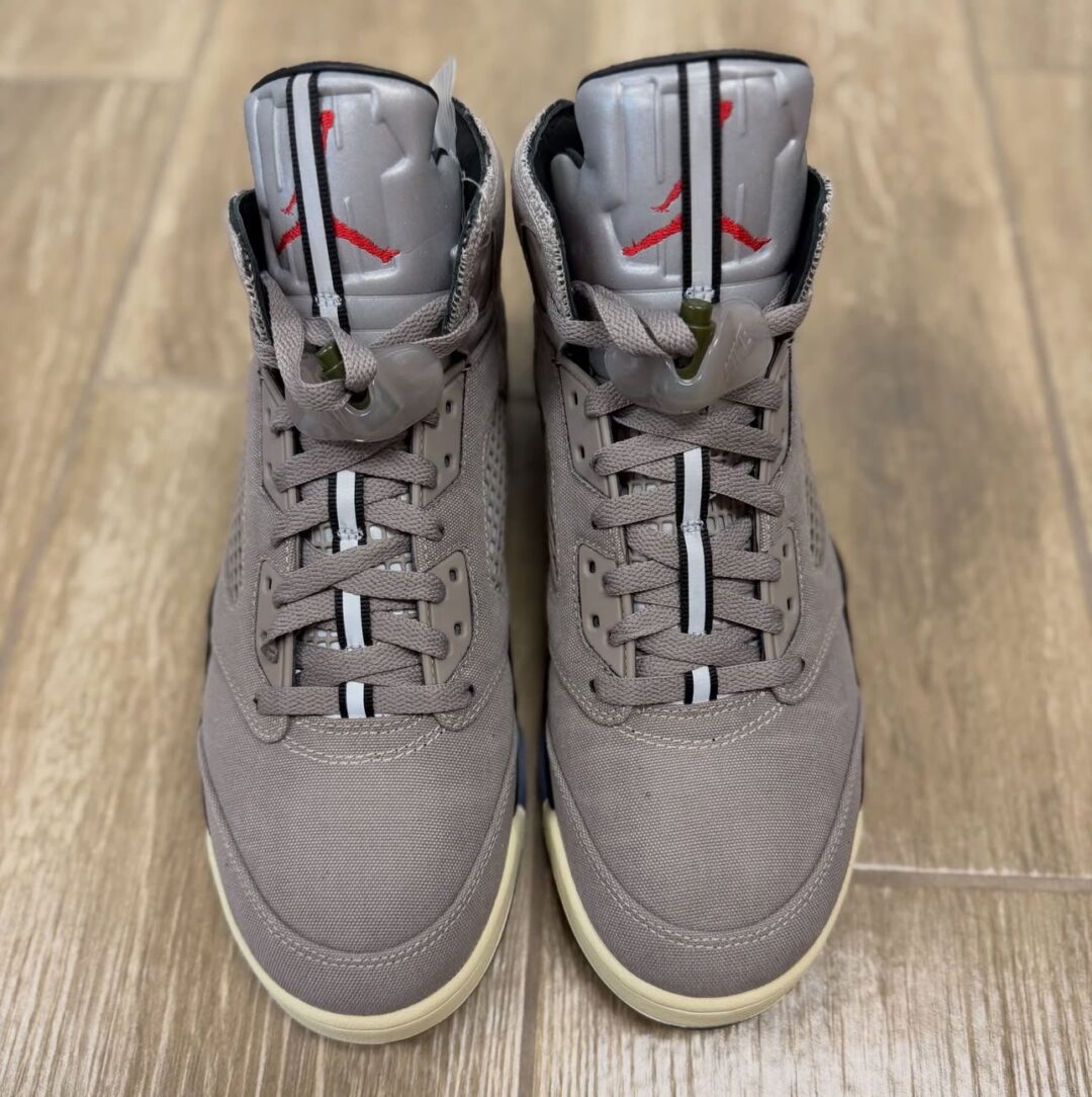 【2027年 2/18 発売予定】UNDEFEATED × NIKE JORDAN 5 RETRO OG SP “Moon Fossil/Light Chocolate”  (アンディフィーテッド ナイキ ジョーダン レトロ ) [JF3394-001/JF3394-200]