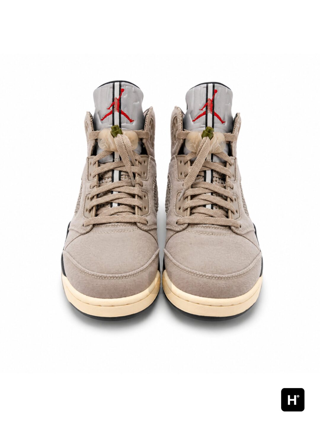 【2027年 2/18 発売予定】UNDEFEATED × NIKE JORDAN 5 RETRO OG SP “Moon Fossil/Light Chocolate”  (アンディフィーテッド ナイキ ジョーダン レトロ ) [JF3394-001/JF3394-200]