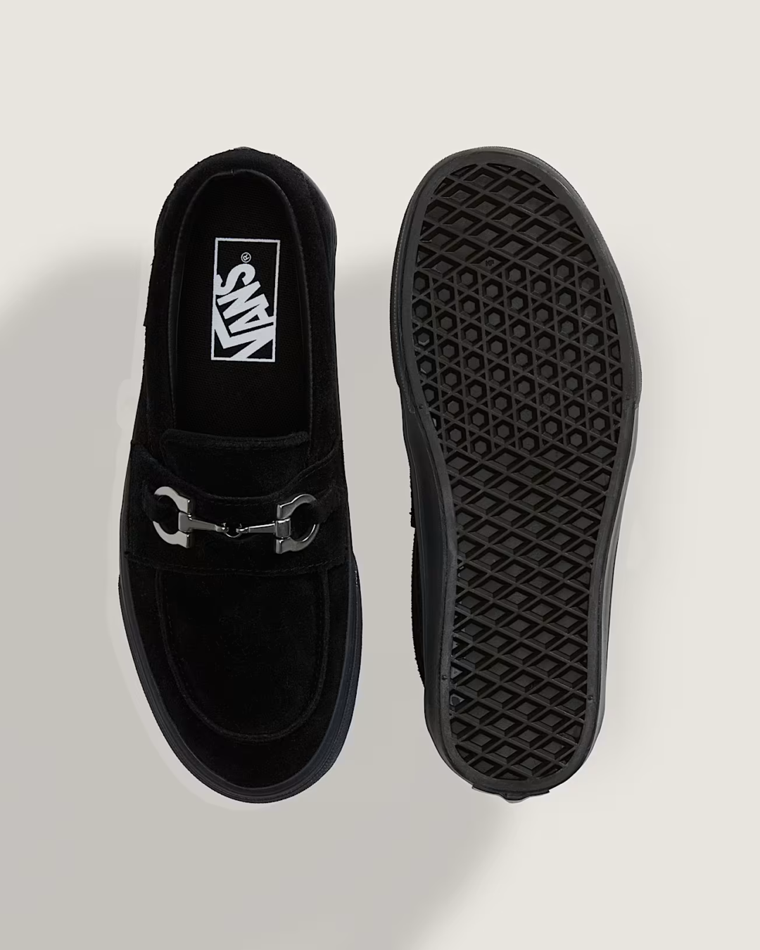 【2026年 9/3 発売】VANS SKATE LOAFER Horsebit “Black/Dachshund” (バンズ スケート ローファー) [VN000Z76BM8/VN000Z767UG]