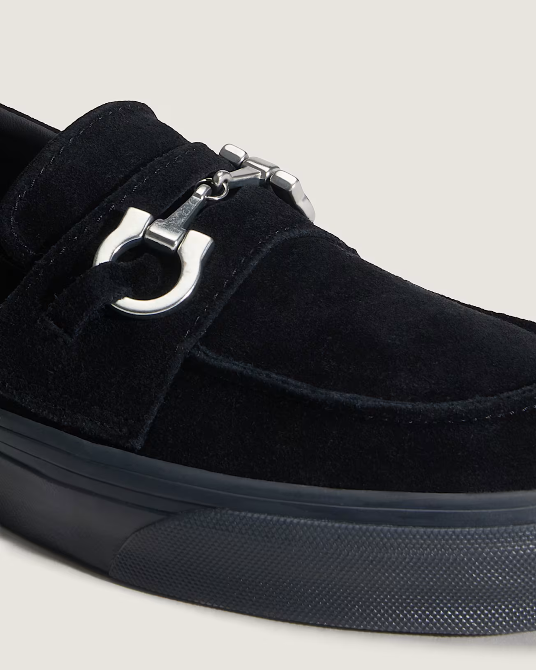 【2026年 9/3 発売】VANS SKATE LOAFER Horsebit “Black/Dachshund” (バンズ スケート ローファー) [VN000Z76BM8/VN000Z767UG]