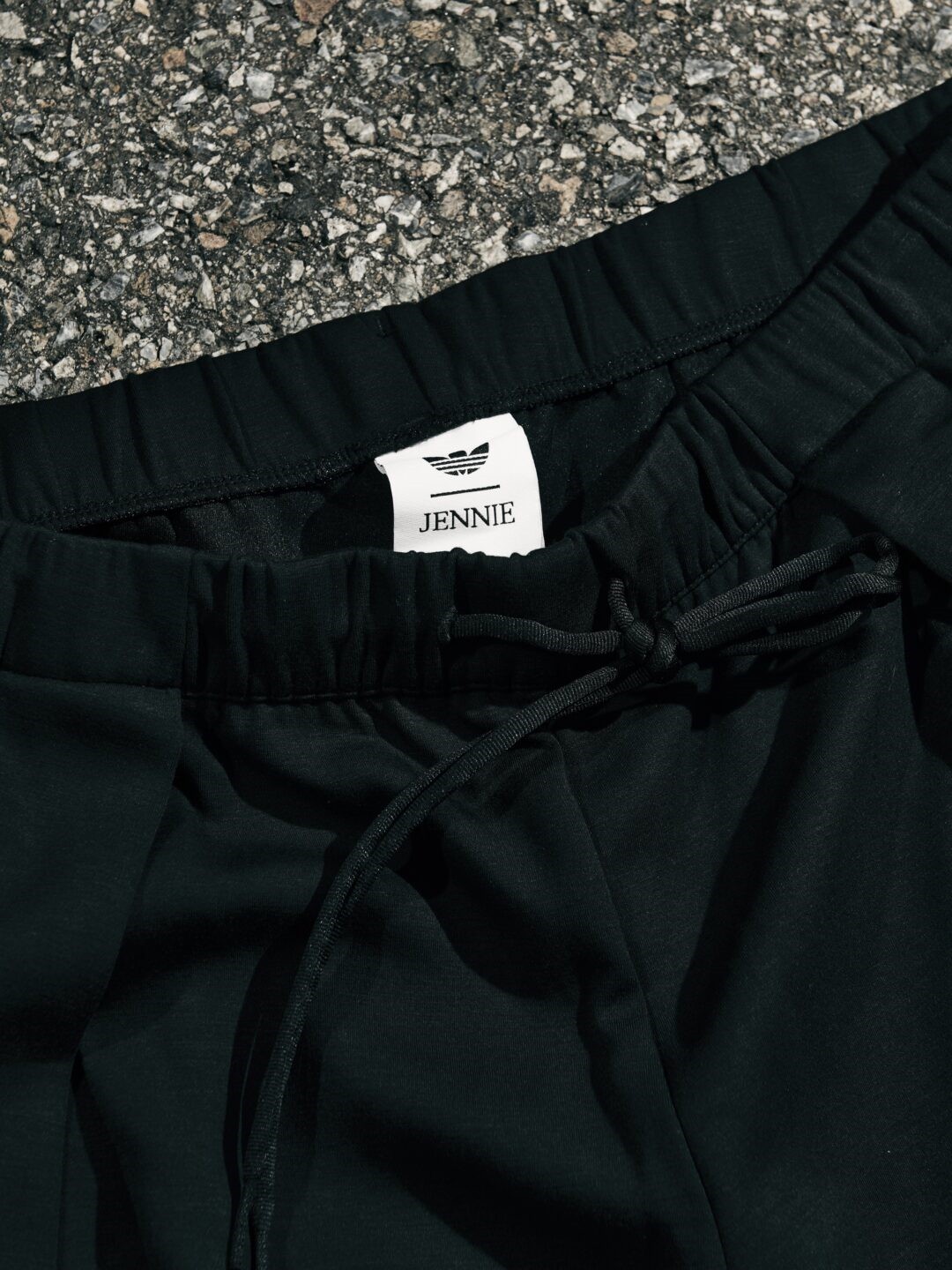 BLACKPINK JENNIE x adidas Originals コラボが2026年 9/1 発売 (ブラックピンク ジェニー アディダス オリジナルス)
