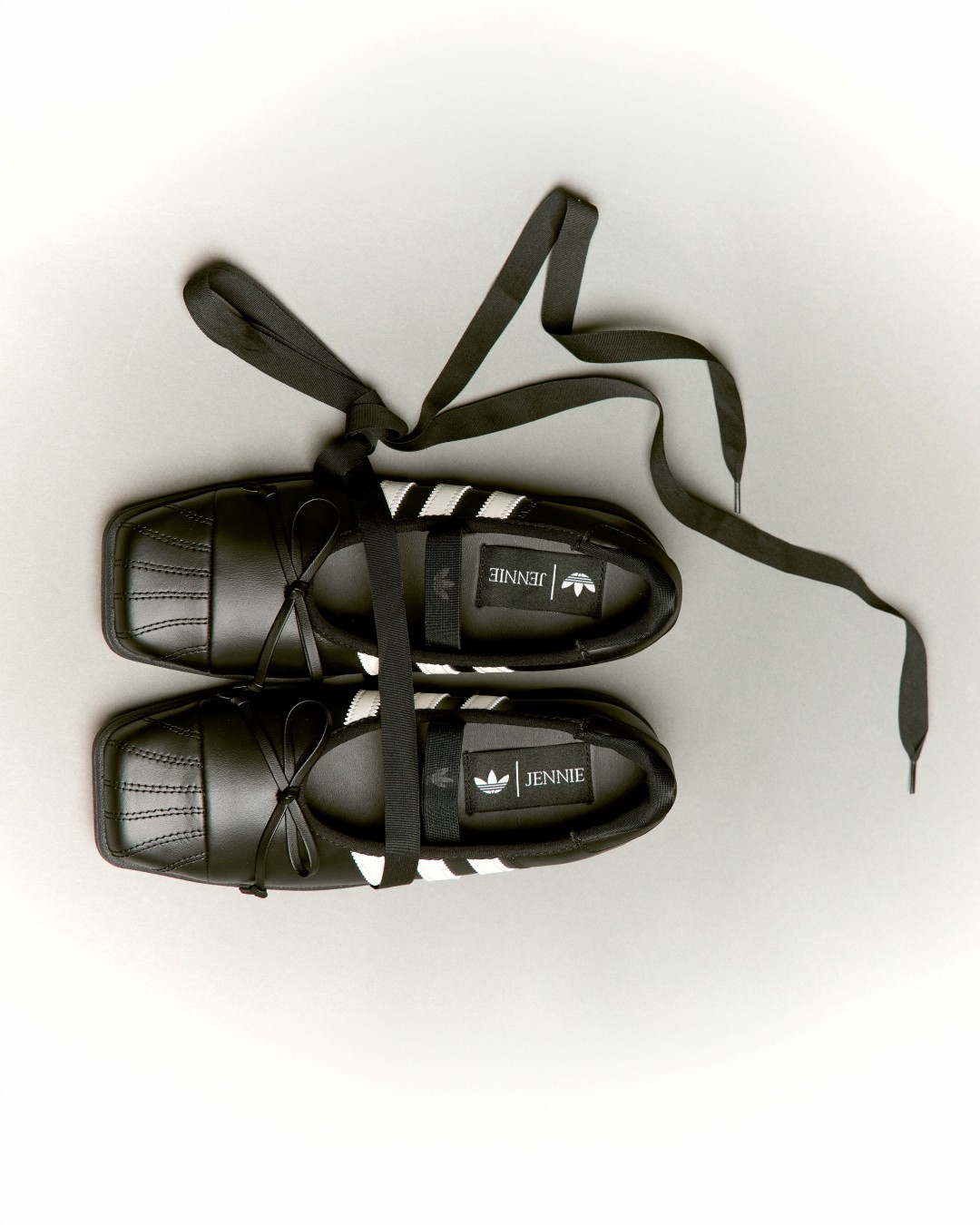 BLACKPINK JENNIE x adidas Originals コラボが2026年 9/1 発売 (ブラックピンク ジェニー アディダス オリジナルス)
