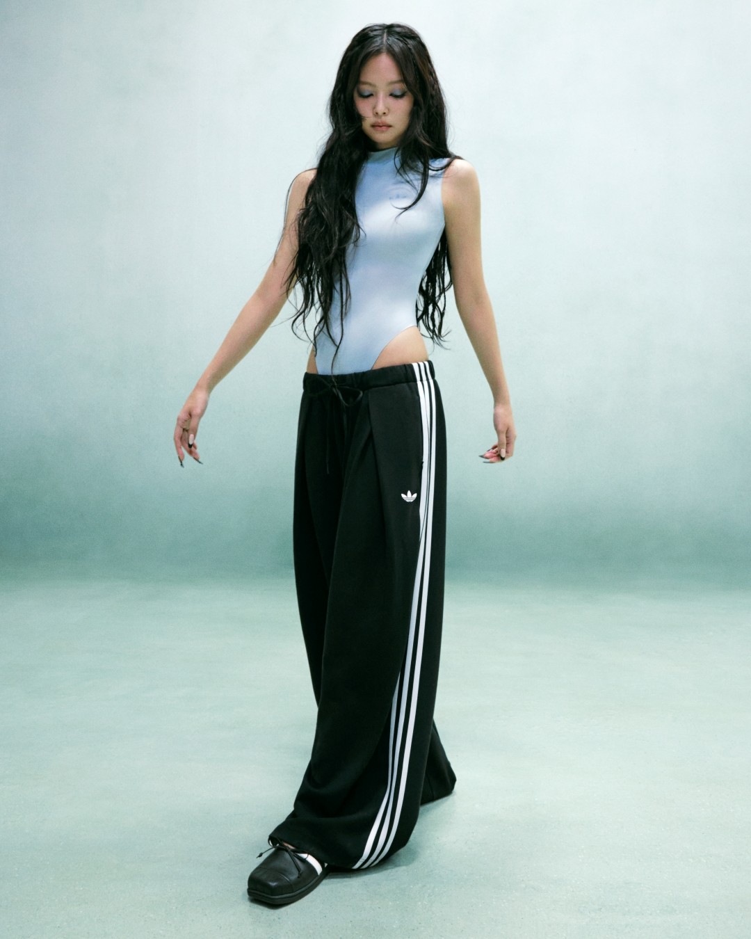 BLACKPINK JENNIE x adidas Originals コラボが2026年 9/1 発売 (ブラックピンク ジェニー アディダス オリジナルス)