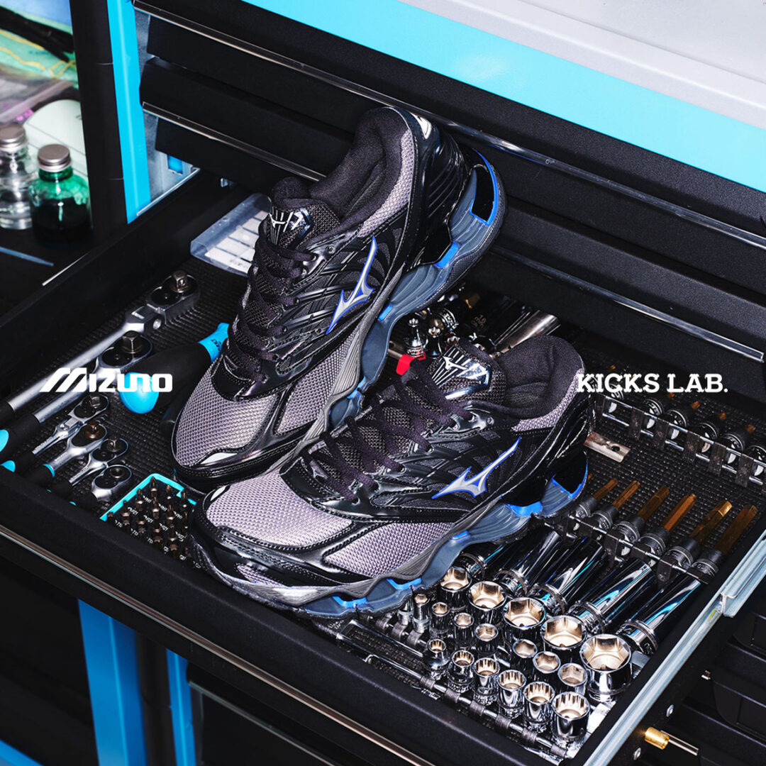 【KICKS LAB.限定・2026年 8/14 発売】MIZUNO WAVE PROPHECY LS “Light Grey/Charcoal” (キックスラボ ミズノ ウェーブ プロフェシー) [D1GA333711/D1GA333712]