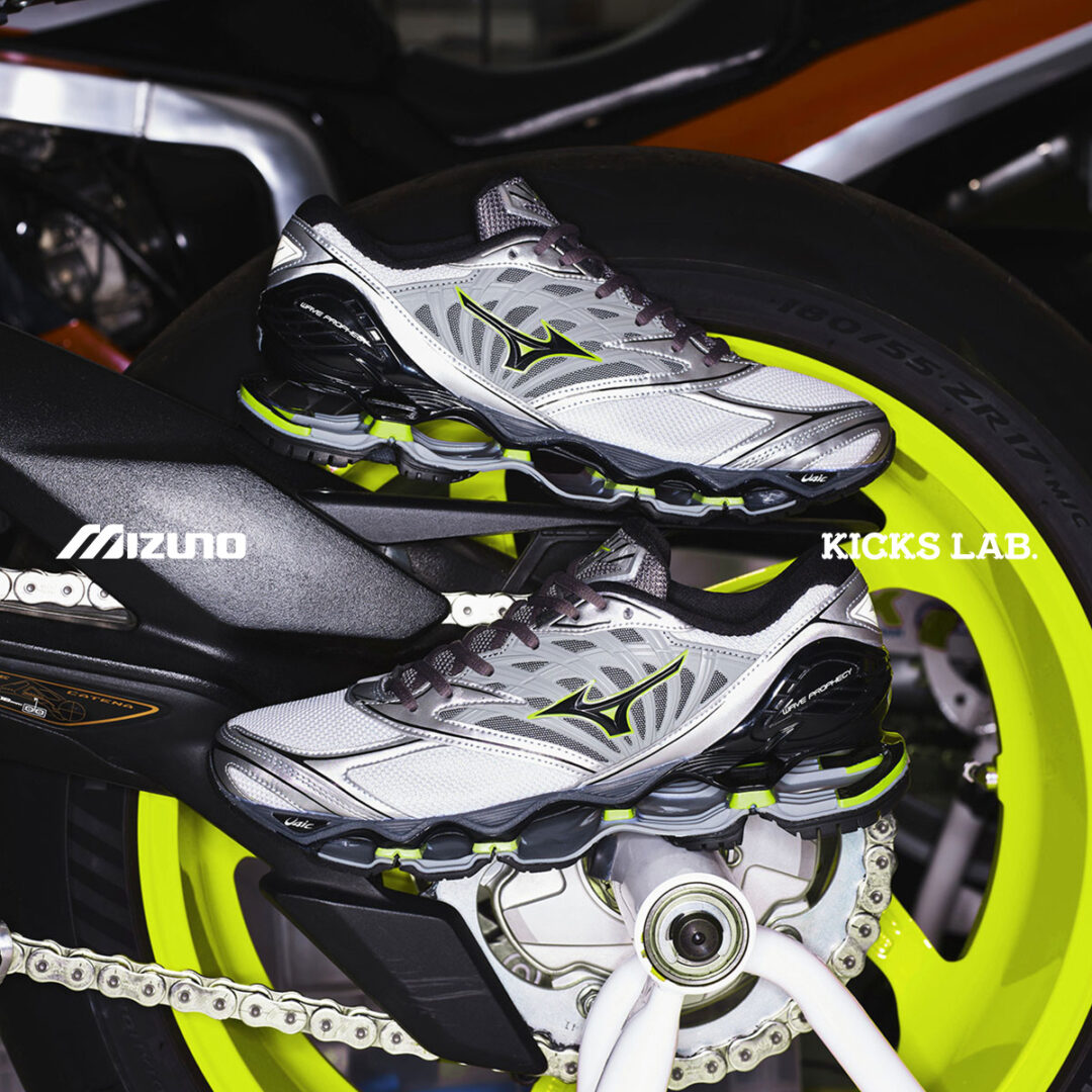 【KICKS LAB.限定・2026年 8/14 発売】MIZUNO WAVE PROPHECY LS “Light Grey/Charcoal” (キックスラボ ミズノ ウェーブ プロフェシー) [D1GA333711/D1GA333712]