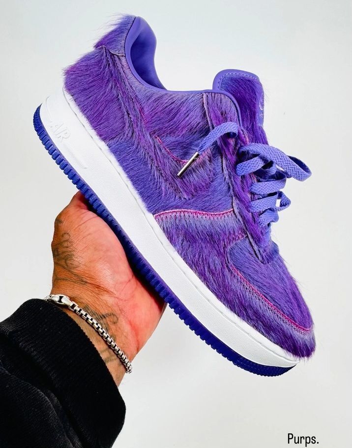【2026年末 発売予定】NIKE AIR FORCE 1 LOW QS “Atomic Violet Fur” (ナイキ エア フォース ロー “アトミックバイオレット ファー”) [IR1940-500]