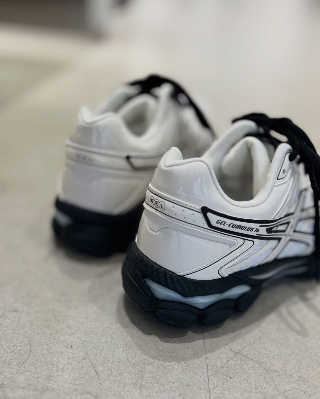 【2026年 8/7 発売】ASICS GEL-CUMULUS 16 “White/Cream” (アシックス ゲルキュムラス) [1203B071.100]