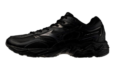 【2026年 8/21 発売】Mizuno WAVE MUSTANG LS “Black/Metallic Grey” (ミズノ ウェーブ マスタング) [D1GA260C01]