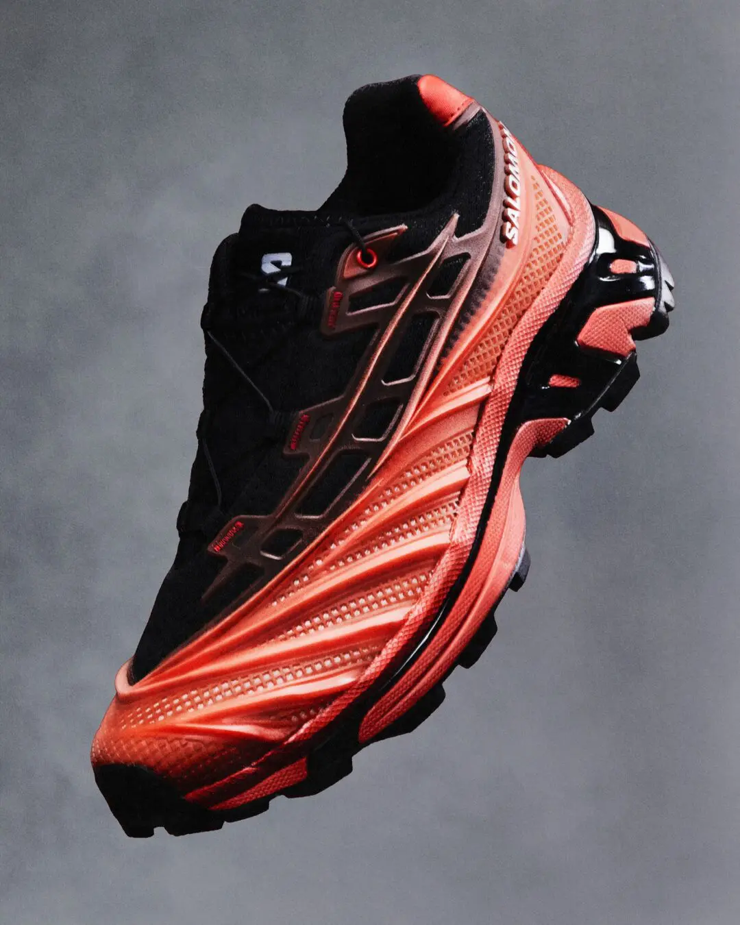 【2026年 9/2 発売予定】Salomon XT-EVO “Black/Fiery Red/Alloy” (サロモン) [L45404200/L49177900/L45419100]