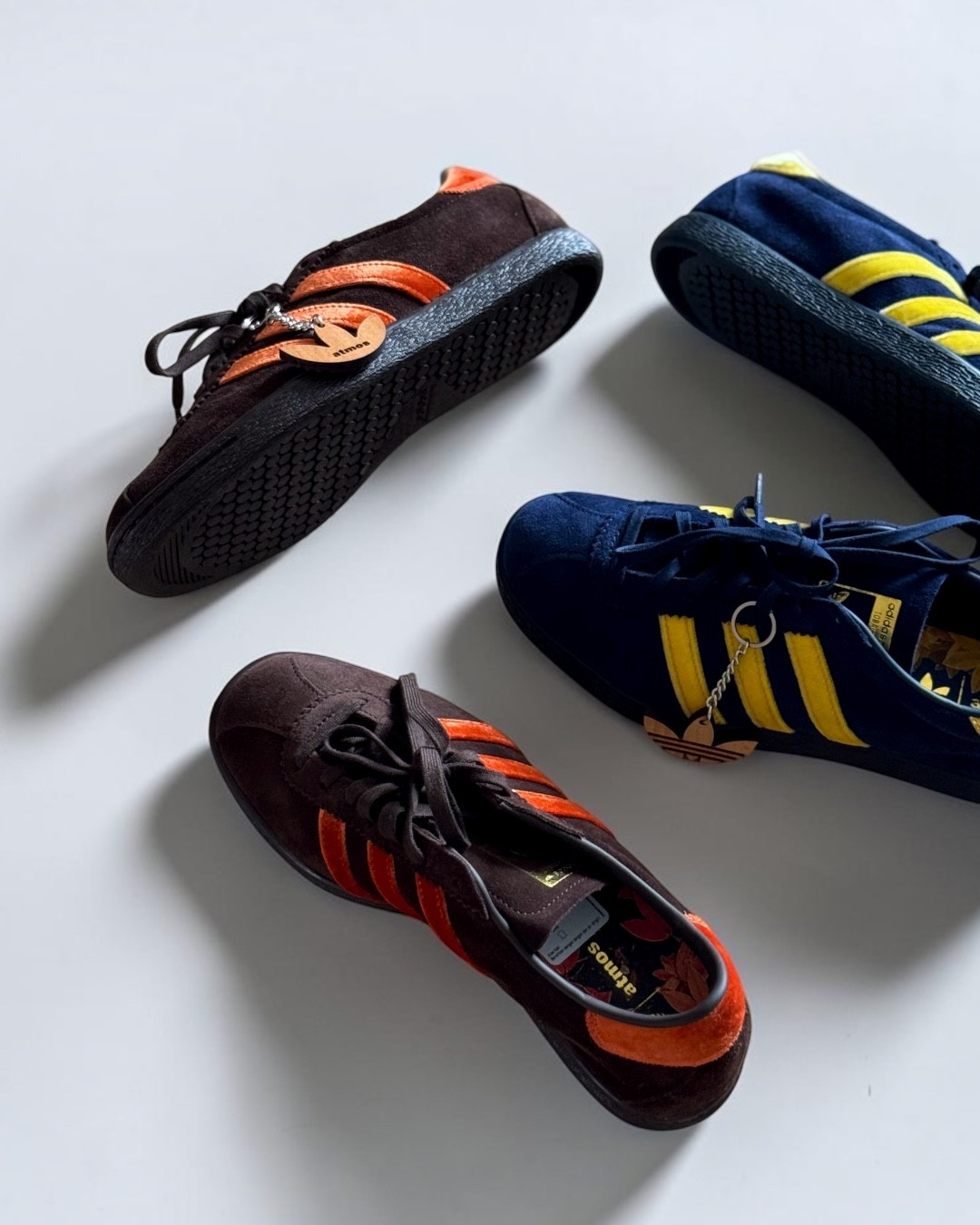 【2026年 9/25 発売予定】atmos × adidas Originals TOBACCO “Kouyou Pack” (アトモス アディダス オリジナルス タバコ “紅葉パック”) [KZ6431/KZ6432]