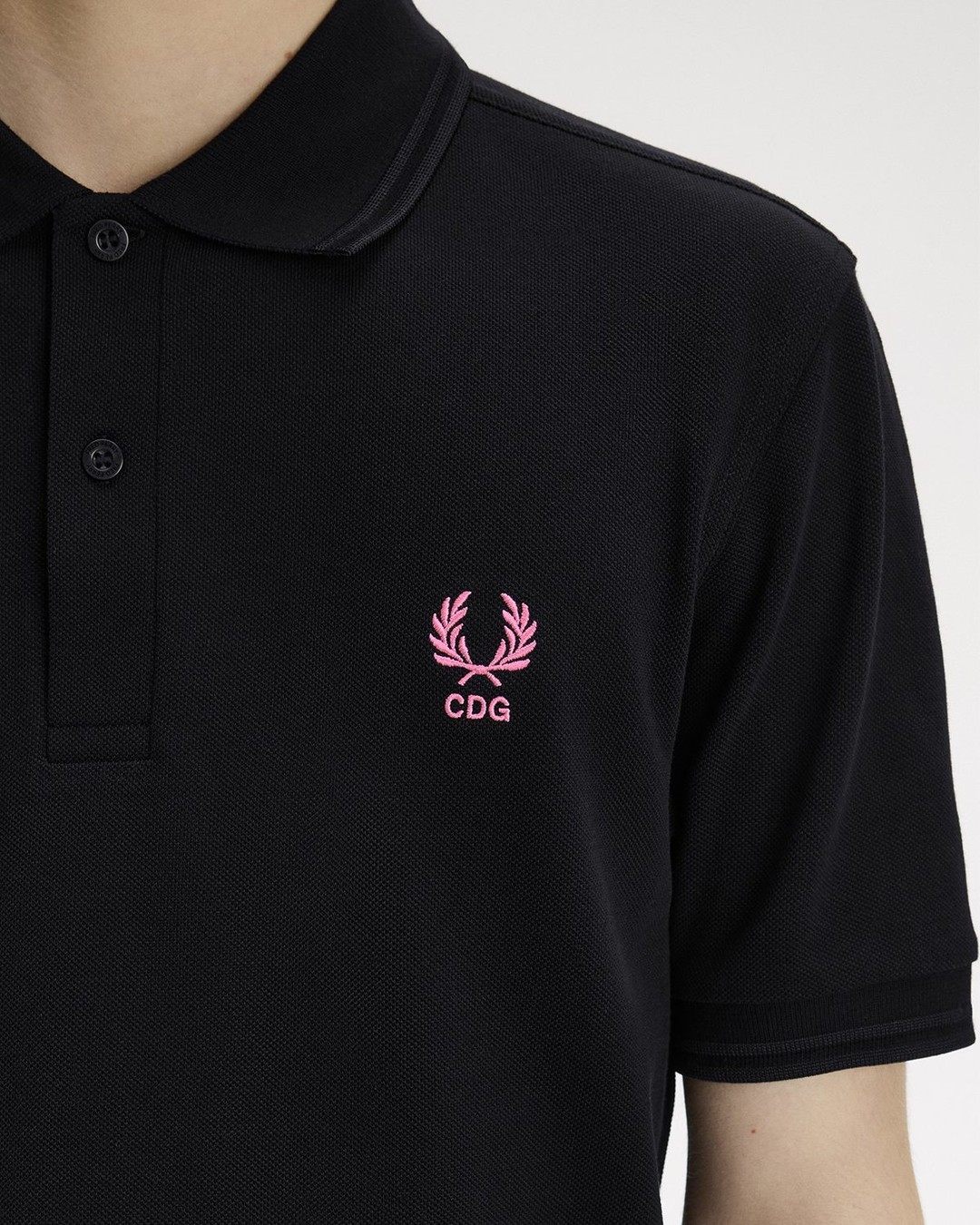 Comme des Garçons SHIRT × FRED PERRY 2026 FWが、8/21 発売 (コム デ