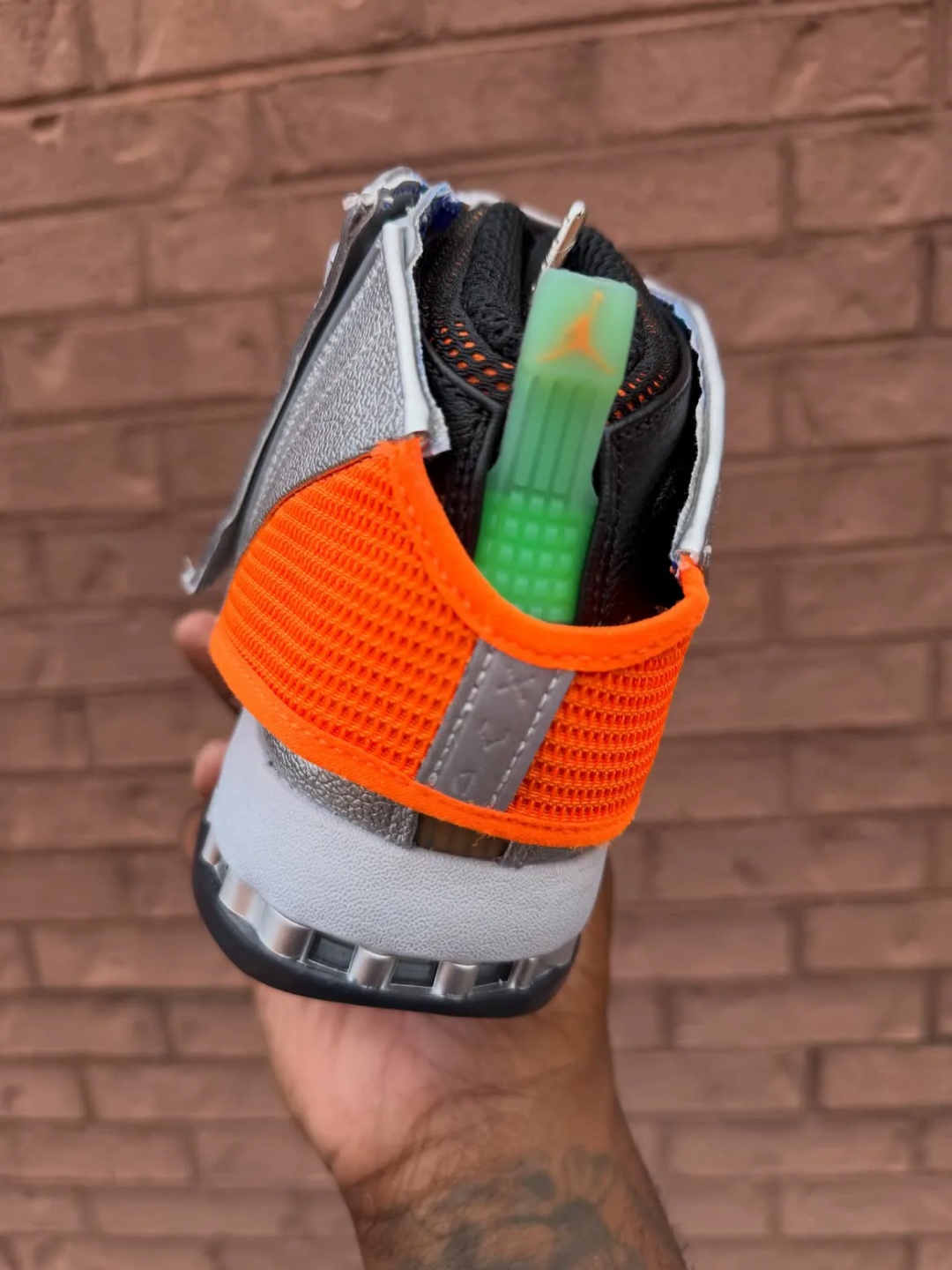 【2026年 8/15 発売】Free the Youth x NIKE AIR JORDAN 16 SP (フリーザユース ナイキ エア ジョーダン FTY) [IV7638-001]