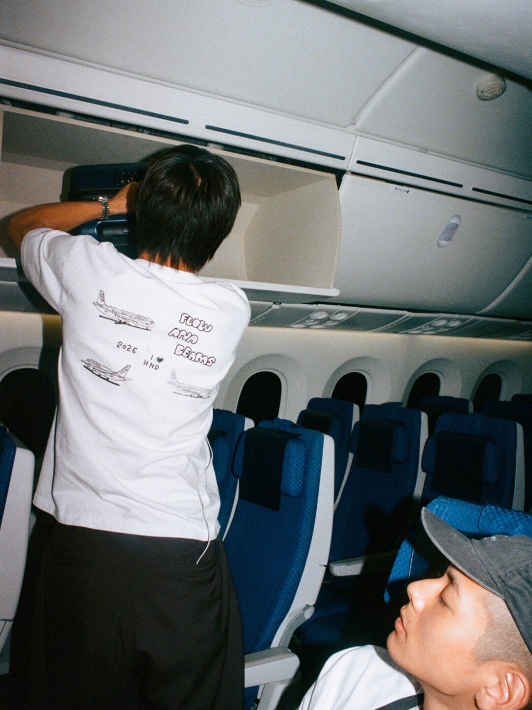 全日空 ANA × BEAMS 50周年 コラボレーションが2026年 8/21 発売 (アナ ビームス)