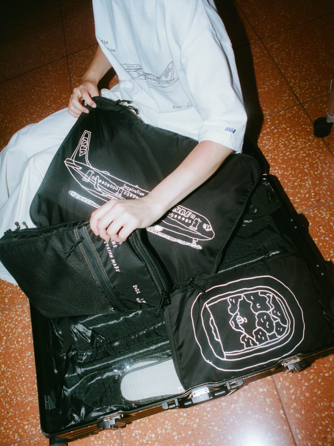 全日空 ANA × BEAMS 50周年 コラボレーションが2026年 8/21 発売 (アナ ビームス)