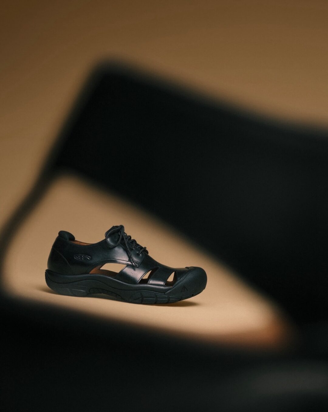 プレミアムレザーで仕立てたKEEN “Nocturnal Pack”が2026年 8/20 発売 (キーン ノクターナル パック)