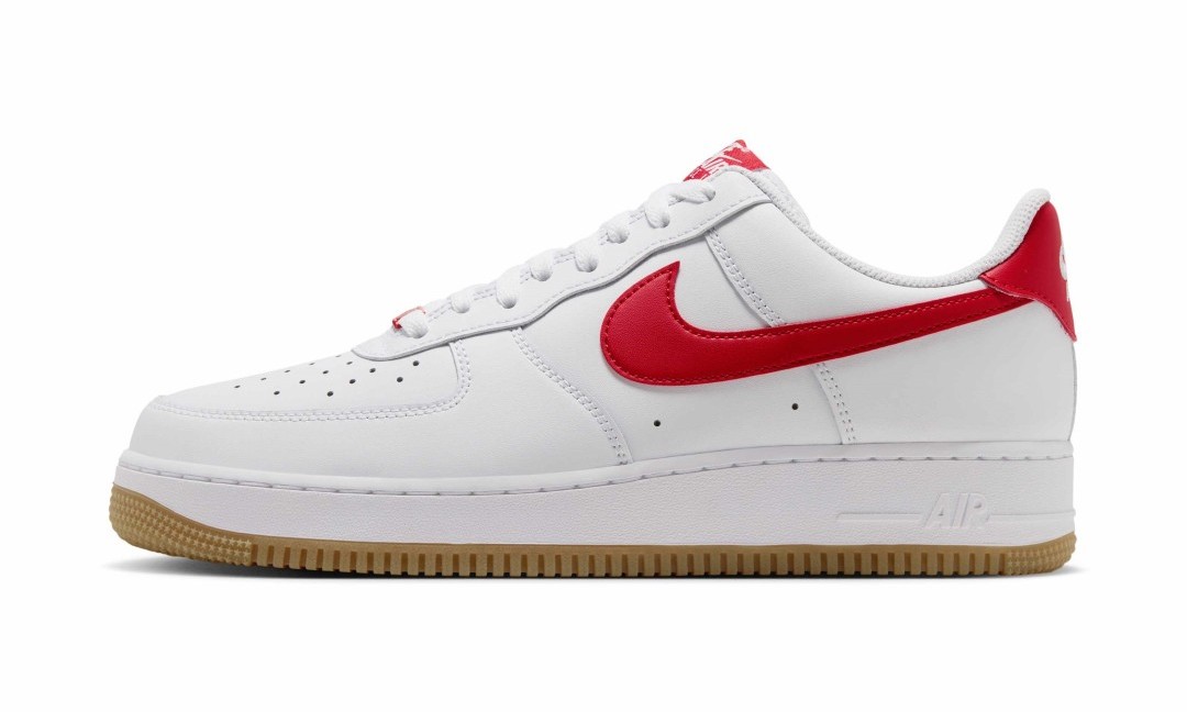 【2026年 9/20 発売】NIKE AIR FORCE 1 07 LOW “White/Gum Light Brown/Challenge Red” (ナイキ エア フォース ロー “ホワイト/ガム/チャレンジレッド”) [FJ4146-136]