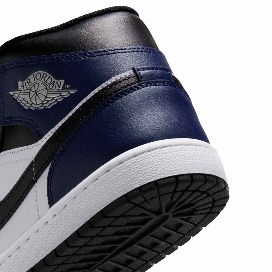【2026年 9/14 発売】NIKE AIR JORDAN 1 MID “White/College Navy” (ナイキ エア ジョーダン ミッド “ホワイト/カレッジネイビー”) [DQ8426-108]