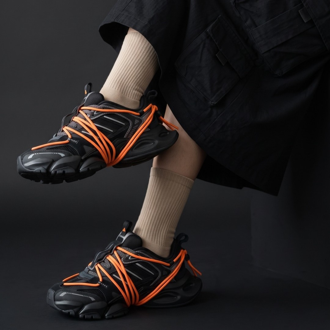 【2026年 発売】adidas Originals XLG RUNNER 2.0 FOS “Black/Orange” (アディダス オリジナルス ランナー “ブラック/オレンジ”) [LA7034]