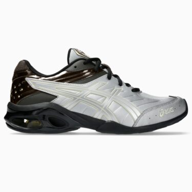 【2026年 10/2 発売】ASICS GEL-KINETIC FR “PURE SILVER/BLACK COFFEE” (アシックス ゲルキネティック) [1203B084.020]