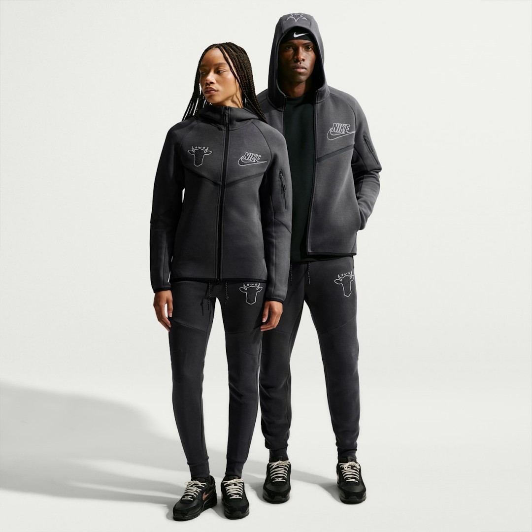【2026年 9/4 発売】WAGYU × NIKE TECH “Fleece Full-Zip Hoodie & Joggers” (ワギュウ ナイキ テック “フリース フルジップ パーカー ジョガーパンツ”) [IV4834-060/IV4835-060]