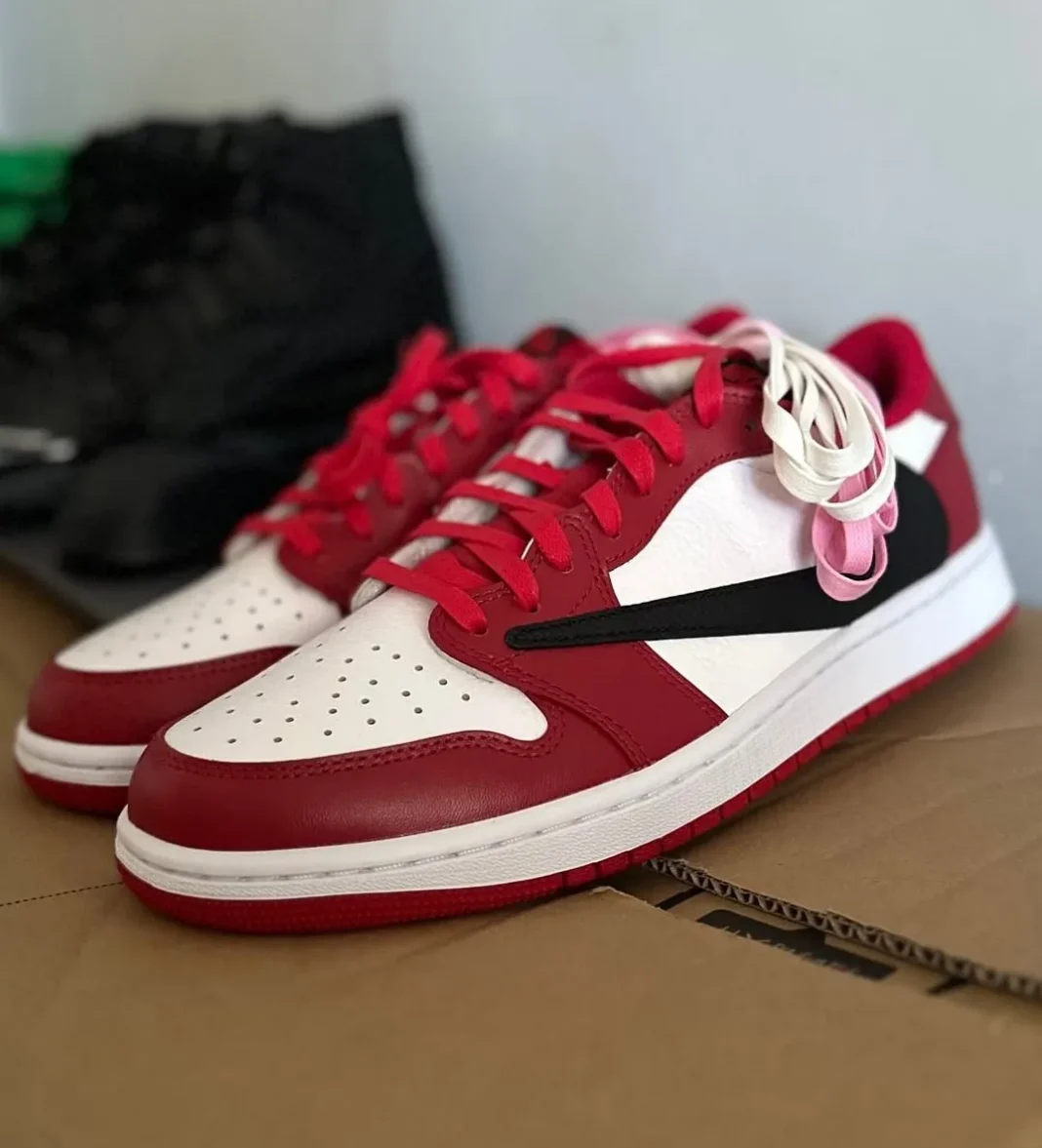 【2027年 発売の噂】Travis Scott × NIKE AIR JORDAN 1 RETRO LOW OG SP “Chicago” (トラヴィス・スコット ナイキ エア ジョーダン 1 ロー “シカゴ”)